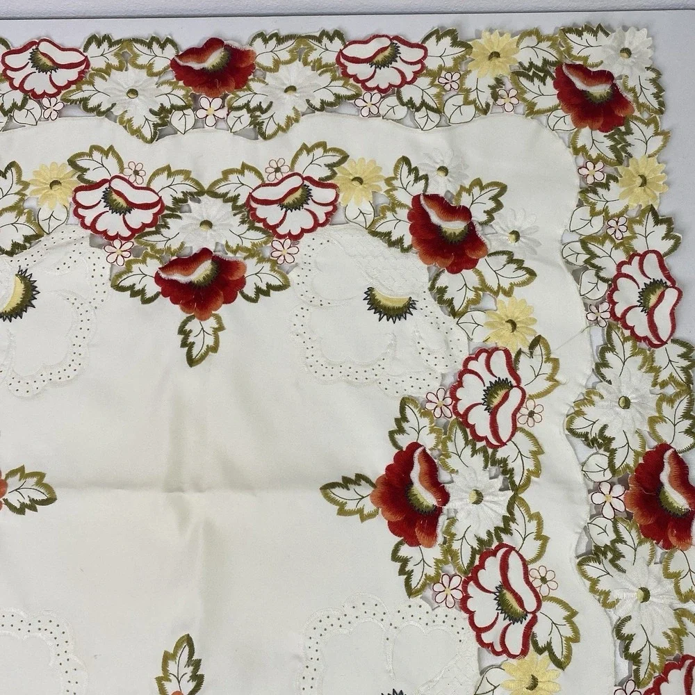Vintage Embroidered Floral Table Cloth 31.5